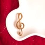 Brosh çelës muzikor