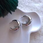 Hallka ngjyrë argjend